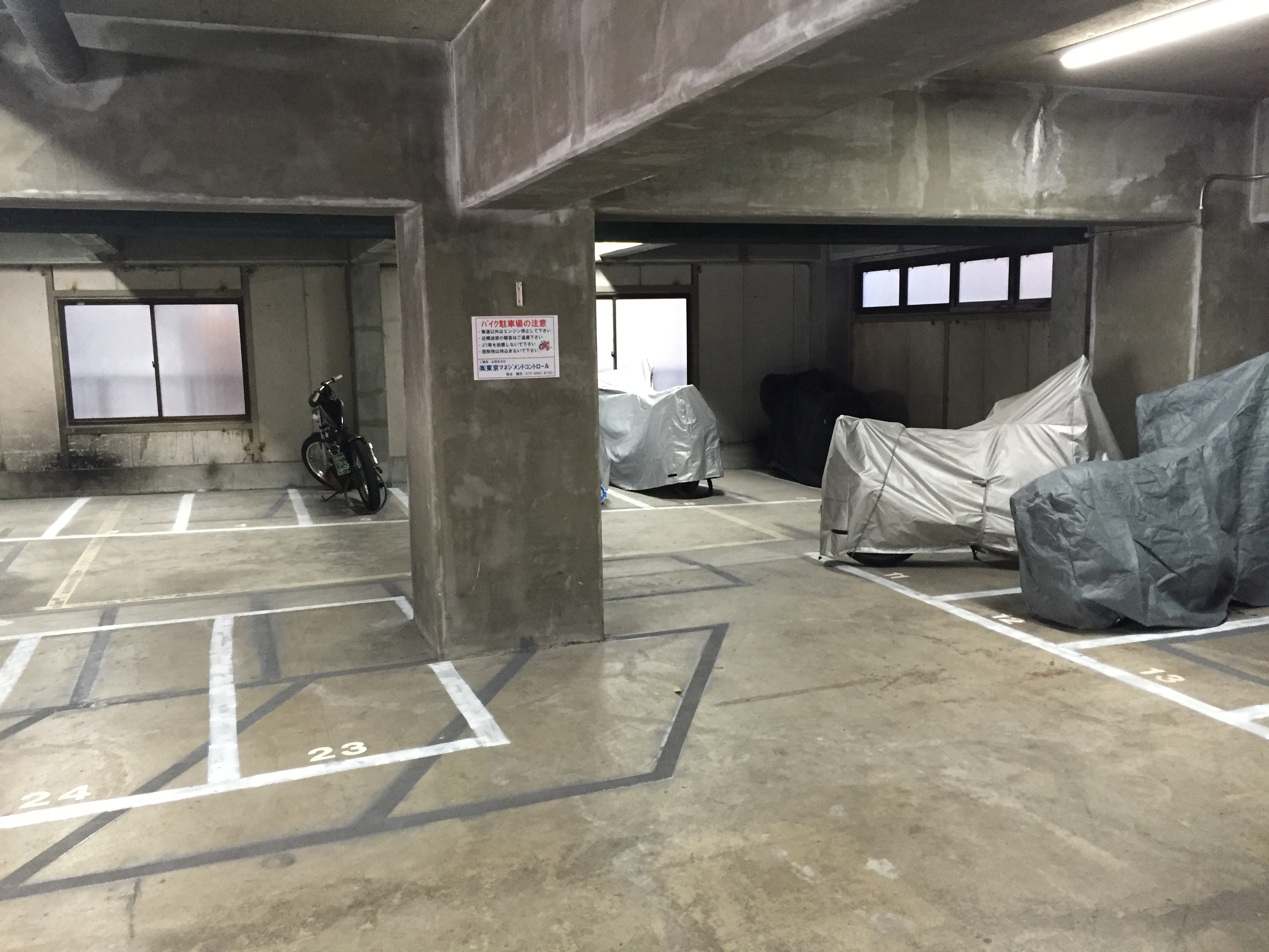 王子バイク駐車場内部の様子 その2